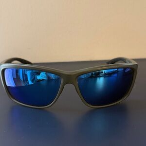 Costa Mag Bay Blue 580 lenses for Men